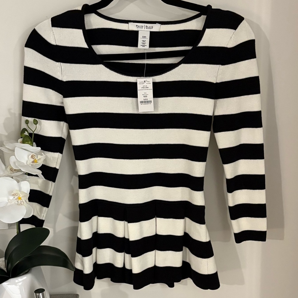 House market black and White Striped Women's sweater Top